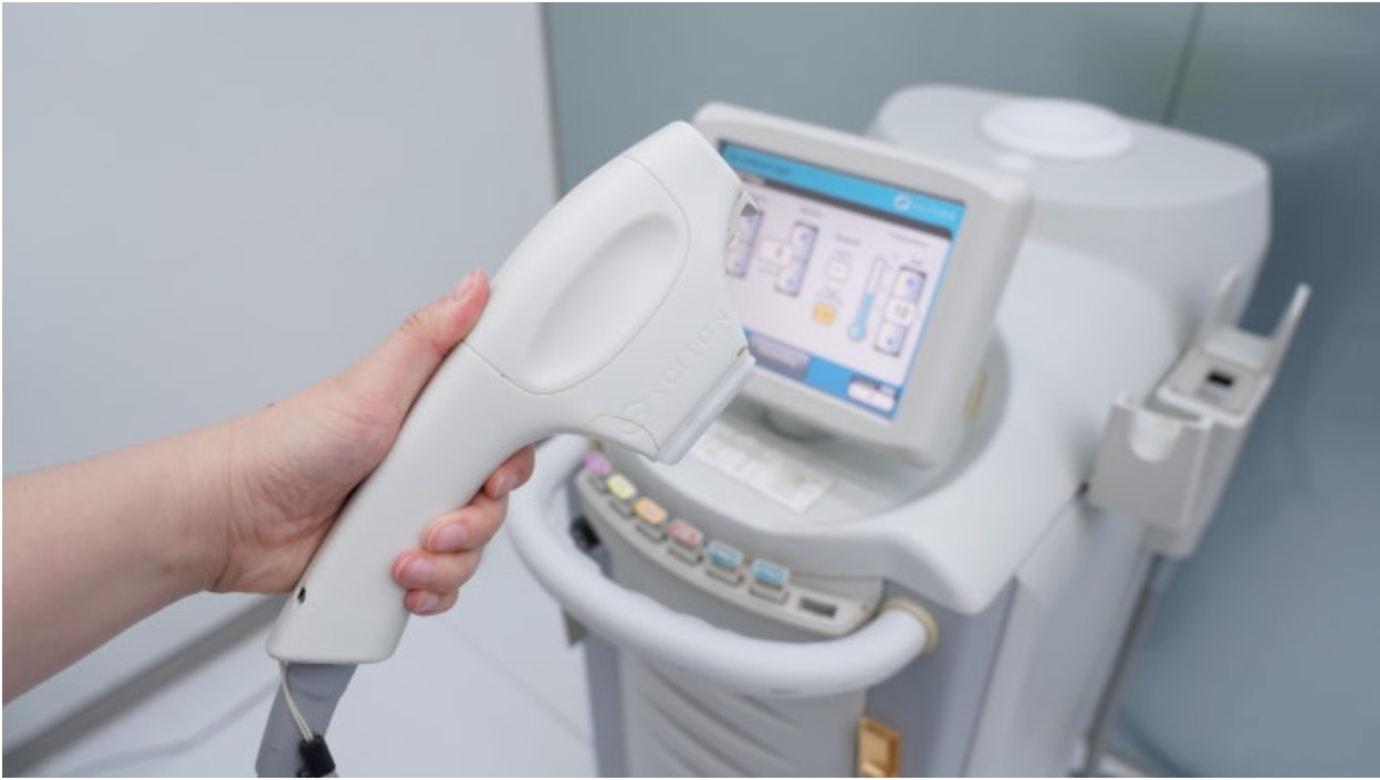 เครื่อง BBL HEROic Broadband Light