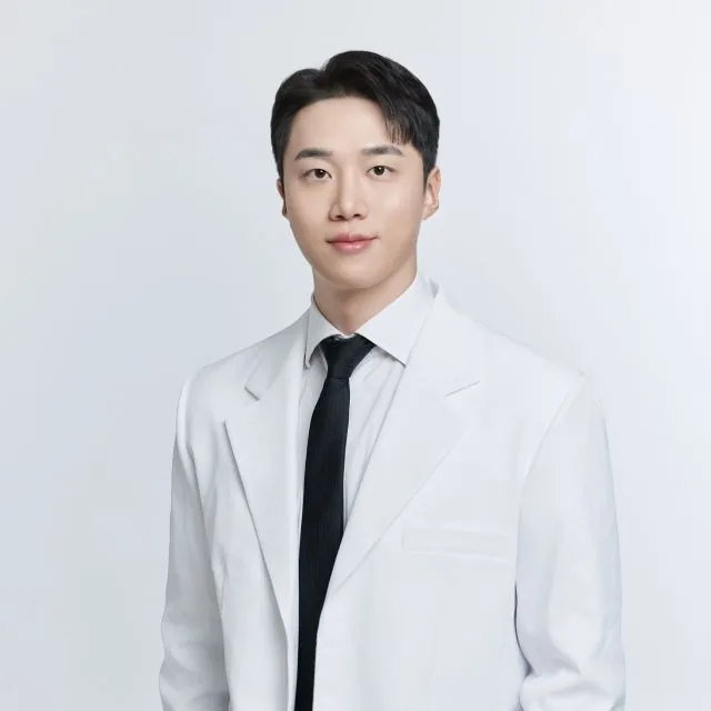 강현욱 代表院长