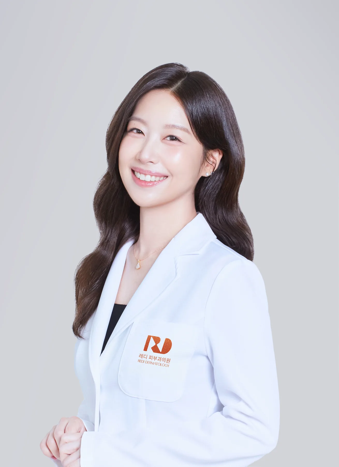 REDI皮肤科院长신정은院方照片